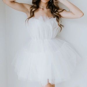 Untamed Petals Millie Mini Gown Size Medium